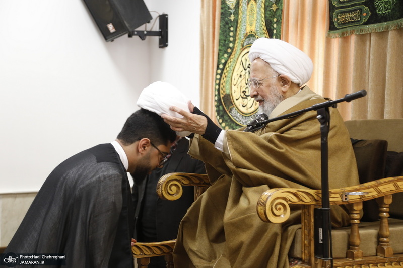 عمامه گذاری طلاب توسط مراجع عظام تقلید در روز میلاد امام علی (ع)‎