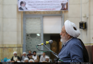 حسین انصاریان: مال مردم خوری با توبه و گریه و استغفار بخشیده نمی شود