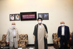 تجدید میثاق رئیس و اعضای دوره جدید شورای اسلامی شهر تهران با آرمان های امام خمینی(س)