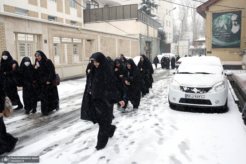 بازدید جمعی از دانش آموزان از بیت امام خمینی (س) در جماران 1