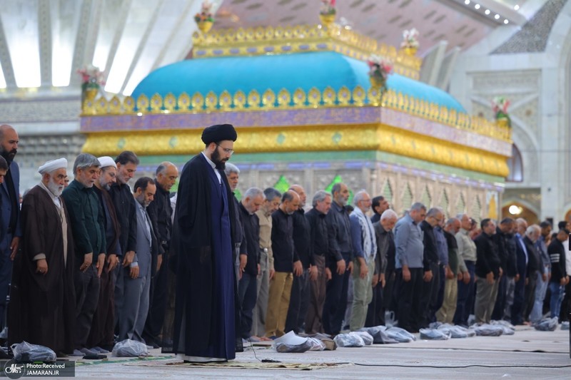 نماز ظهر و عصر روز ارتحال امام در حرم امام خمینی