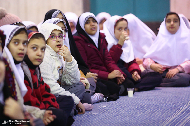 بازدید اقشار مختلف مردم از بیت امام خمینی (س) در جماران-2