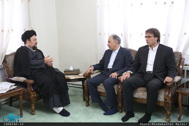 ادای احترام شهردار و اعضای شورای شهر پنجم نسبت به مقام شامخ حضرت امام(س)