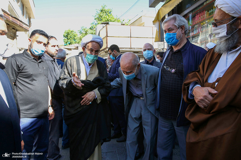 مراسم تشییع حجت الاسلام و المسلمین محتشمی پور در حسینیه جماران