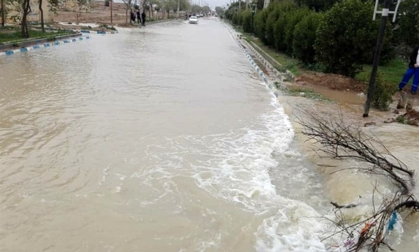 سیل بند رفیع در حال ترمیم است  حضور مدیرکل بحران خوزستان در محل شکستگی