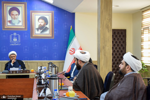 نشست هم‌اندیشی جمعی از طلاب و دانشجویان پژوهشگر حوزه اندیشه امام (س) با رئیس مؤسسه تنظیم و نشر آثار امام خمینی