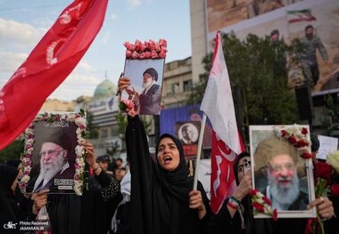 فایننشال تایمز: حضور میلیونی مردم ایران در مراسم تشییع رهبر فقید انقلاب