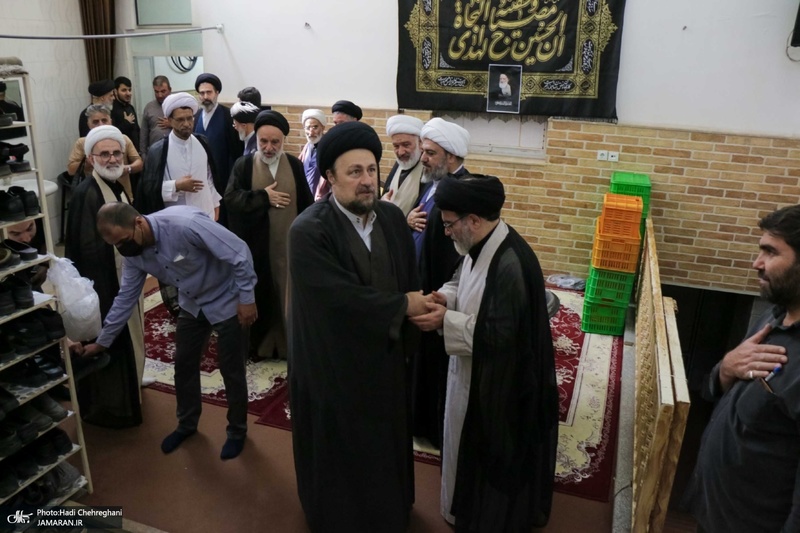 حضور آیت الله سید حسن خمینی در مراسم وداع با آیت الله العظمی شبری زنجانی (ره)