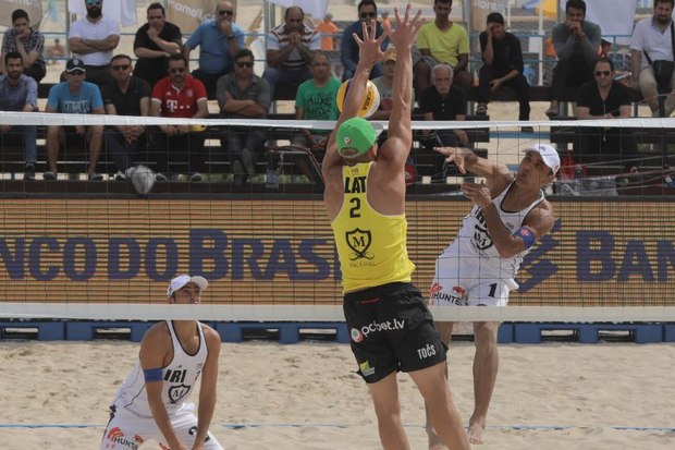ورزشکاران گلستانی نقره والیبال ساحلی جهان را کسب کردند