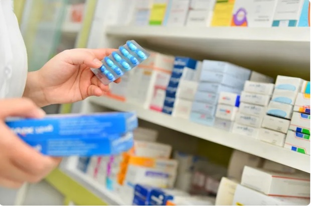 آخرین وضعیت کمبود داروهای اساسی از زبان سخنگوی سازمان غذا و دارو: تعداد اقلام دارویی اساسی و ضروری دارای کمبود نسبت به مقطع پیش از شرایط اخیر از ۶۴ قلم به حدود ۳۲ قلم کاهش یافته است