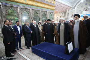 تجدید میثاق رئیس قوه قضاییه و جمعی از اعضای دستگاه قضا با آرمان های حضرت امام خمینی (س)-2