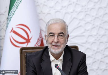 وزیر کشور: پشت اینکه هیچ کمبود و قحطی نبود، فکر و مدیریت وجود داشت/ در ایام جنگ شاهد بودیم که یکباره چند میلیون نفر به یک استان رفتند، اما کمبود نان، آب و سوختی نداشتیم