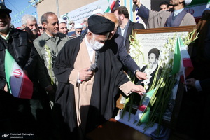 مراسم بزرگداشت 12 بهمن و گلباران بیت امام خمینی(س) در قم