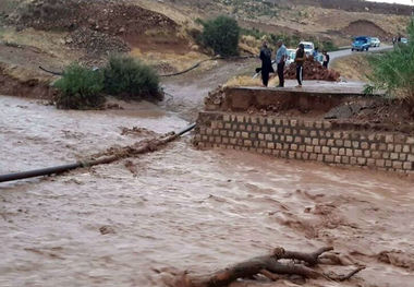 طغیان رودخانه راه ارتباطی ۱۷روستای ریگان را قطع کرد