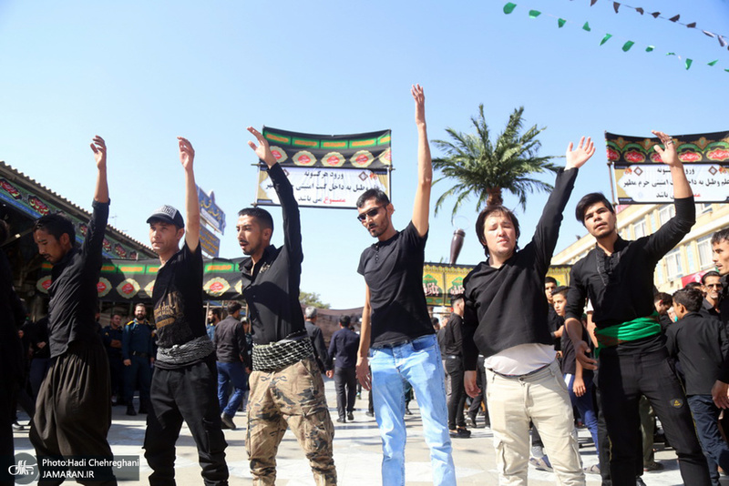 حال و هوای حرم کریمه اهل بیت در ظهر تاسوعای حسینی(ع)