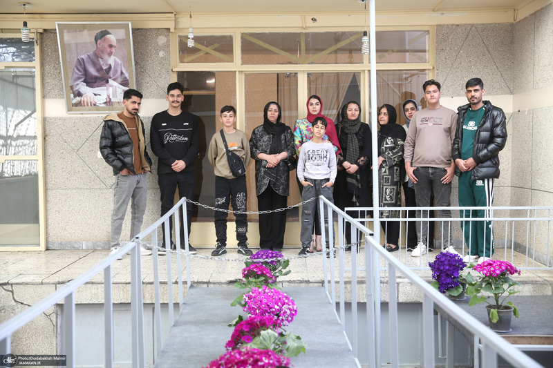 بازدید کردشگران نوروزی از بیت امام خمینی (س) در جماران