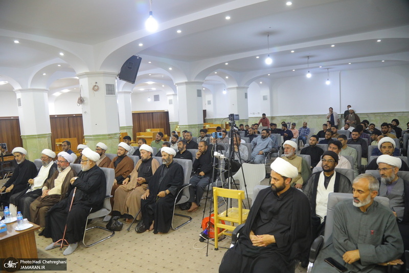 نشست «قرآن و عترت، محور اتحاد مسلمانان در اندیشه امام خمینی(س)» به زبان اردو