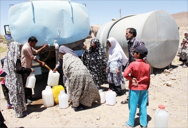 اجرای طرح رفع تنش آبی ۱۰ روستای بخش مرکزی درمیان