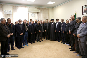 دیدارمدیران و جمعی از اعضای تحریه موسسه مطبوعاتی ایران و خبرگزاری ایرنا با سید حسن خمینی