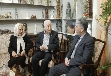 دیدار سیدعباس صالحی با هنرمند پیشکسوت کرمانی+عکس
