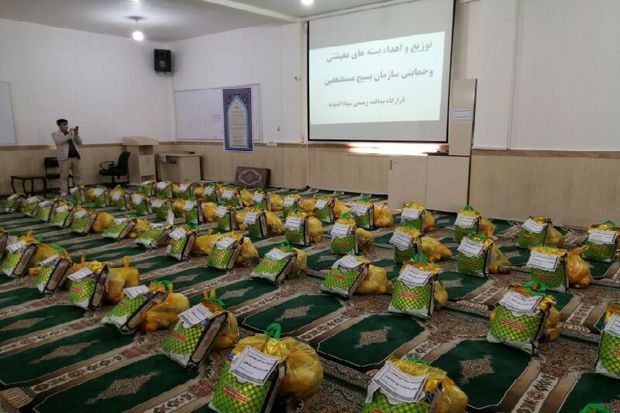۱۰۰ بسته غذایی به همت سپاه بین نیازمندان اشنویه توزیع شد
