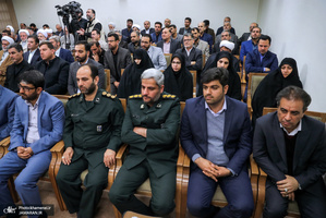 دیدار دست‌اندرکاران کنگره 2000 شهید استان بوشهر با رهبر معظم انقلاب