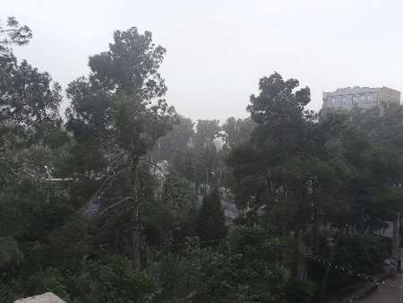 توفانی با سرعت 60 کیلومتر در ساعت ورامین را در نوردید