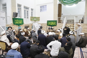 عمامه گذاری طلاب توسط مراجع عظام تقلید در روز میلاد امام علی (ع)‎