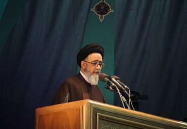 دستگاه‌های فرهنگی، آن‌گونه که باید در معرفی الگوهای مناسب برای جوانان موفق نبوده‌اند