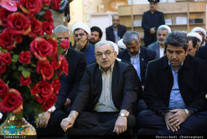 آیین خطبه خوانی همزمان با آغاز دهه فجر در حرم کریمه اهل بیت(س)