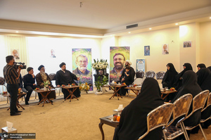 دیدار سید حسن خمینی با خانواده شهیدان لاریجانی