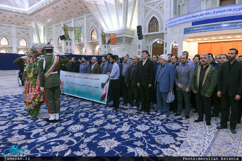 تجدید میثاق کتاب‌داران و کارکنان کتابخانه‌های عمومی کشور با آرمان‌های حضرت امام خمینی(س) 