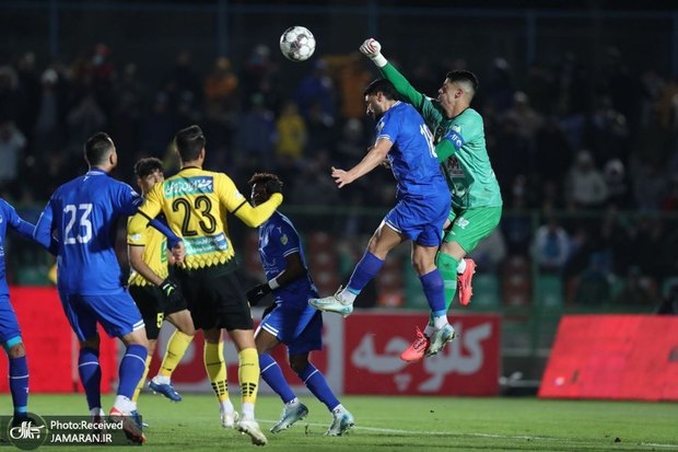 جریمه نقدی سرخابی ها و سپاهان/ احضار قربانی به کمیته اخلاق