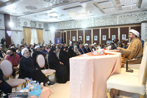 نشست «گفتمان توحیدی اخلاقی‌ امام‌ خمینی(س) در دنیای معاصر؛ دستاوردها و آینده فرارو»