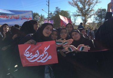 ندای مرگ بر آمریکا در ایلام طنین انداز شد