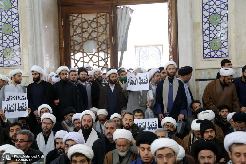 اجتماع طلاب در محکوم کردن اقدام تروریستی دولت آمریکا در به شهادت حاج قاسم سلیمانی