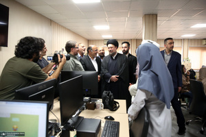 بازدید «سید حسن خمینی» از موسسه مطبوعاتی ایران