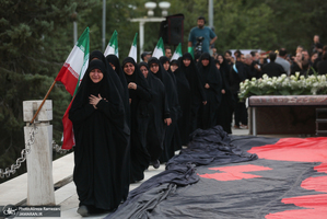 مراسم اهتزاز بزرگترين پرچم عزاداری در تهران