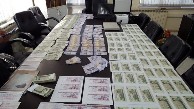  باند حرفه ای جعل اسکناس از سوی بلیت فروش مترو لو رفت+ عکس
