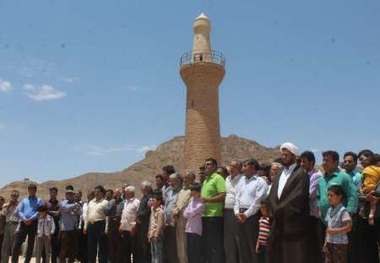 مردم ندوشن با برگزاری ایین سنتی الوداع با ماه مبارک رمضان وداع کردند