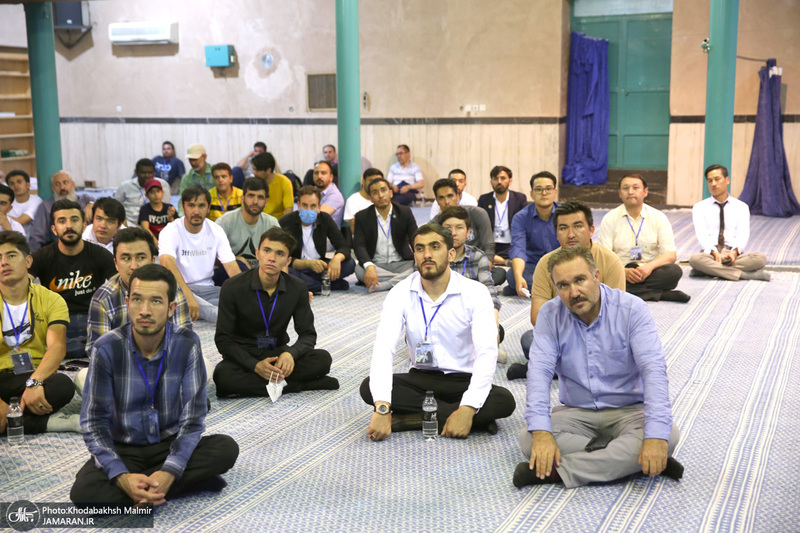 بازدید دانشجویان بین المللی سراسر کشور از بیت امام خمینی (س) در جماران