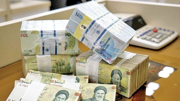حقوق و مزایای کارکنان و بازنشستگان طبق برنامه و بدون تأخیر پرداخت خواهد شد
