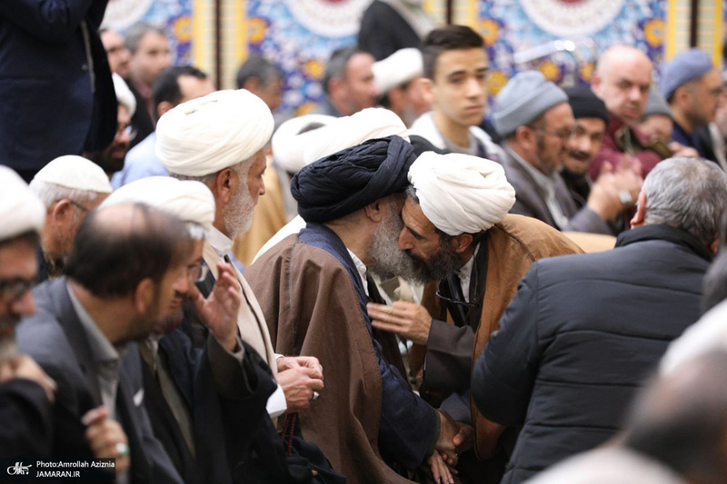 حضور آیت الله موسوی جزایری در حرم امام خمینی (س)