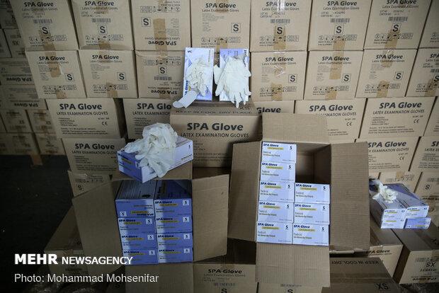 کشف ۷۵ هزار عدد دستکش و اقلام بهداشتی توسط اطلاعات سپاه در همدان