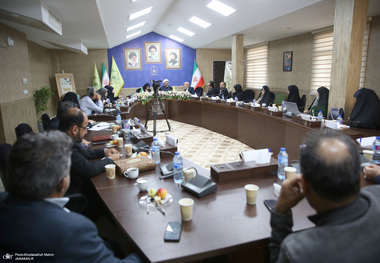 نیره قوی:  امام خمینی(س) حضور اجتماعی زن را شرط رشد جامعه قرار می‌دهند/ سوده نجفی: موفقیت‌هایی که در حوزه زنان رقم خورده حاصل نگاه و درک امام است/ محمد منصورنژاد: مهمترین ویژگی اخلاقی امام «شجاعت» بود