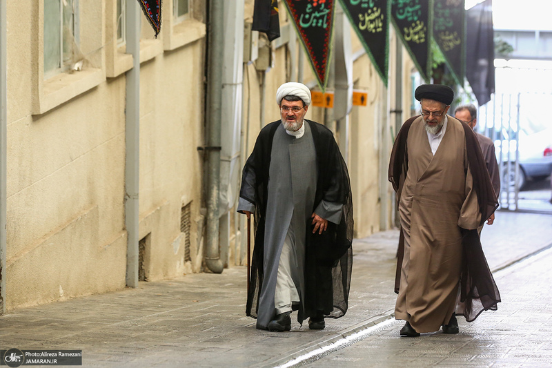 مراسم تشییع آیت الله حسن صانعی (ره) از حسینیه جماران - 3