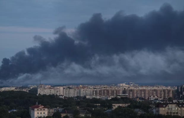 حمله روسیه با 600 پهپاد و ده‌ها موشک به غرب اوکراین + تصاویر