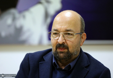 جواد امام: پذیرش استعفای وزیر نفت باید آغاز اصلاحات مدیریتی در دولت باشد