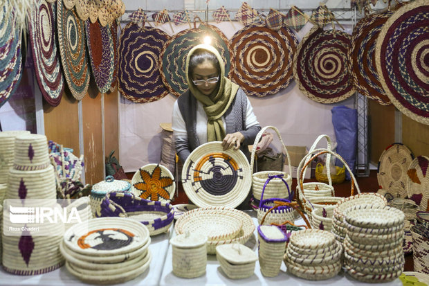 ایجاد بازارچه صنایع دستی در پایانه‌های مرزی خوزستان ضروری‌است