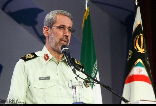 راهبرد اساسی در نیروی انتظامی اقتدار توام با مهربانی است